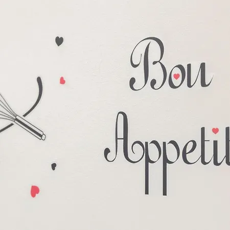 Leto's In - Parking & Garden Apartmán *