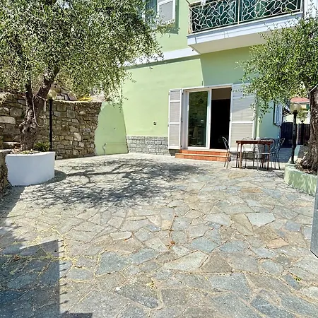 Leto's In - Parking & Garden Apartmán Sanremo